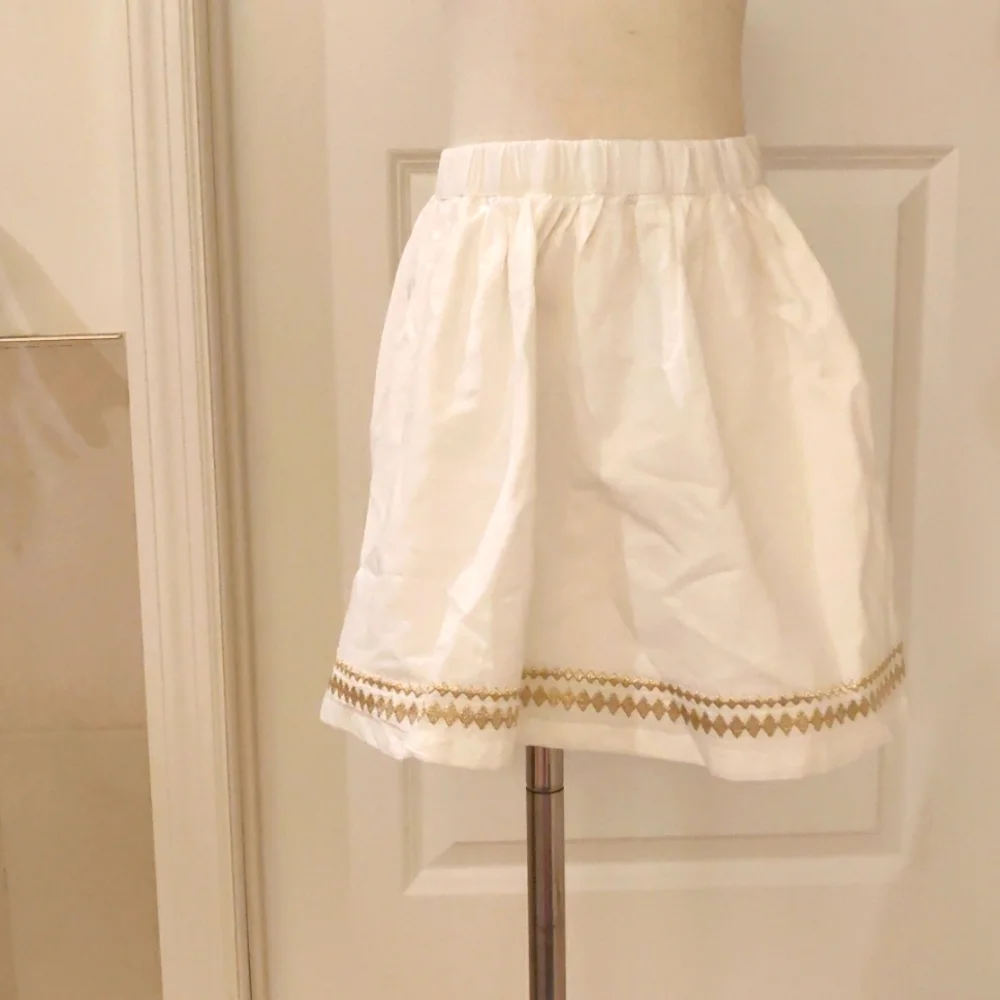 Gymboree white and gold bottom embroidered cotton skirt sz7
